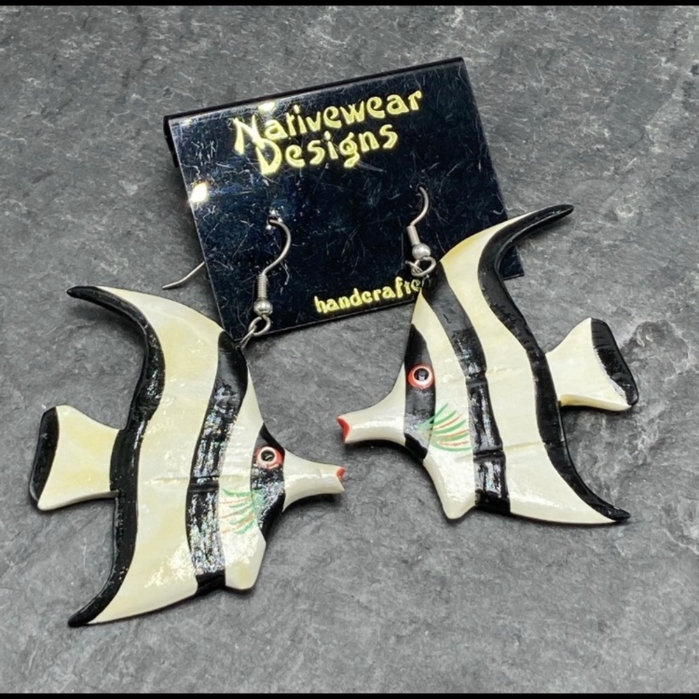 #58 NWT Women’s Vintage artisan wood paint novelty earrings tropical fish zebra